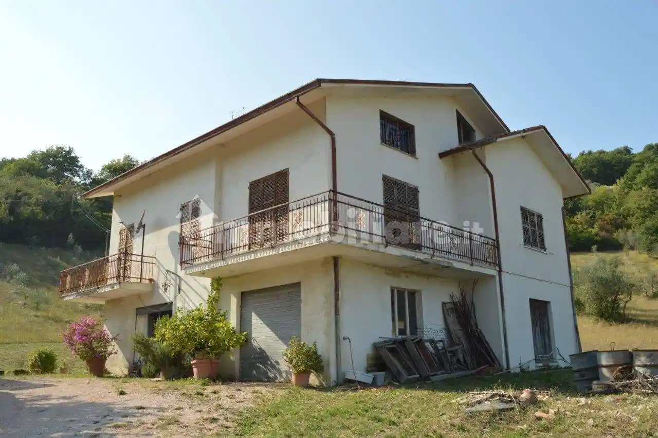 Villa in vendita a Arcevia