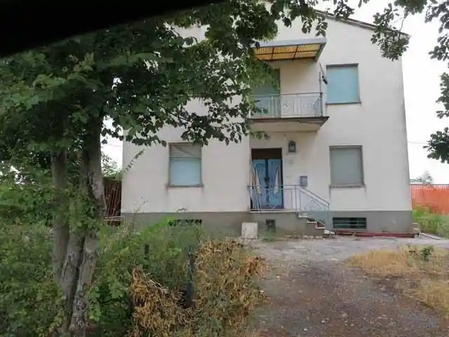 Villa in vendita a Medesano