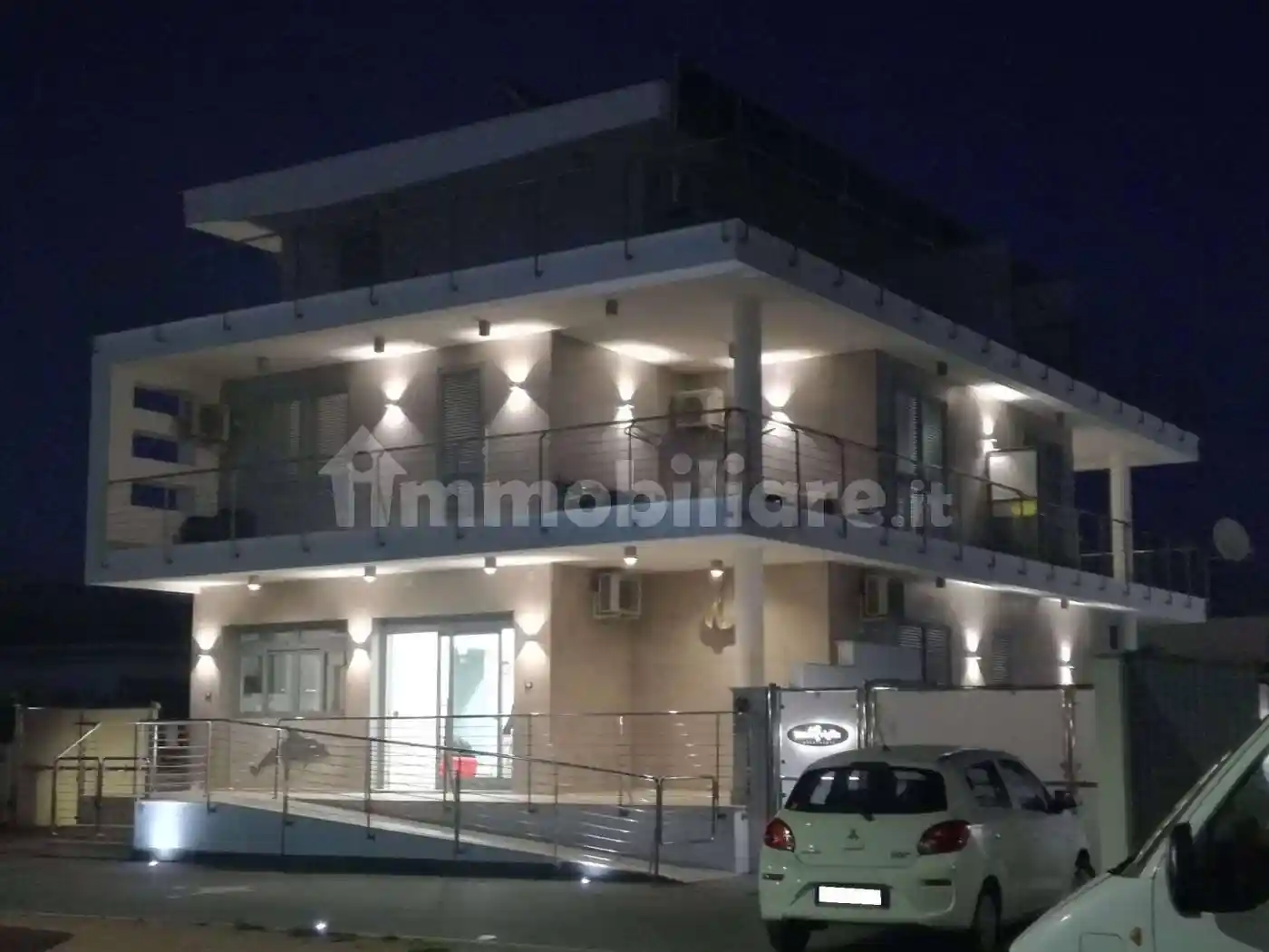 Palazzo - Edificio in vendita a Fiumicino