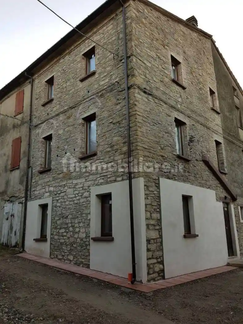 Rustico - Casale in vendita a Travo