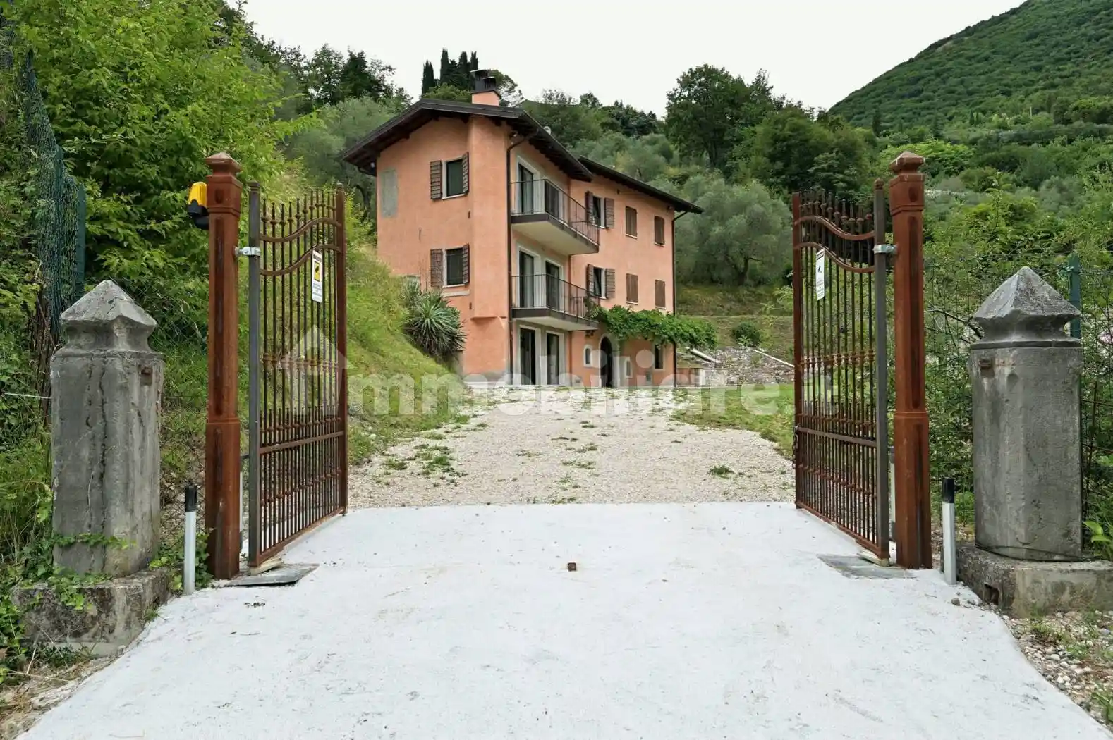 Villa in vendita a Gardone Riviera