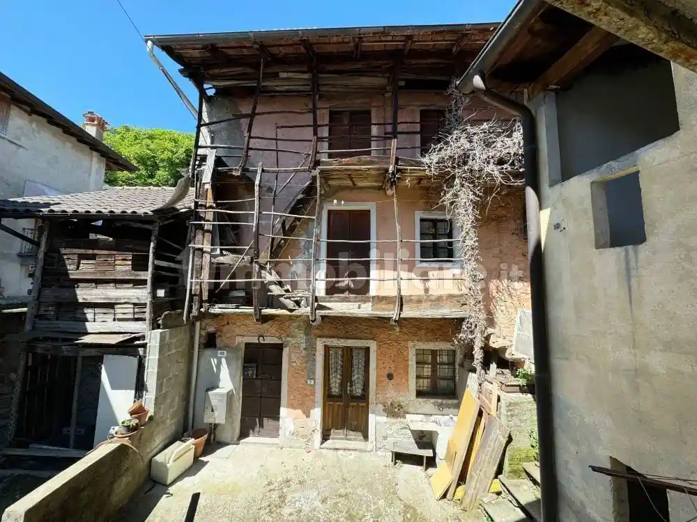 Rustico - Casale in vendita a Massino Visconti