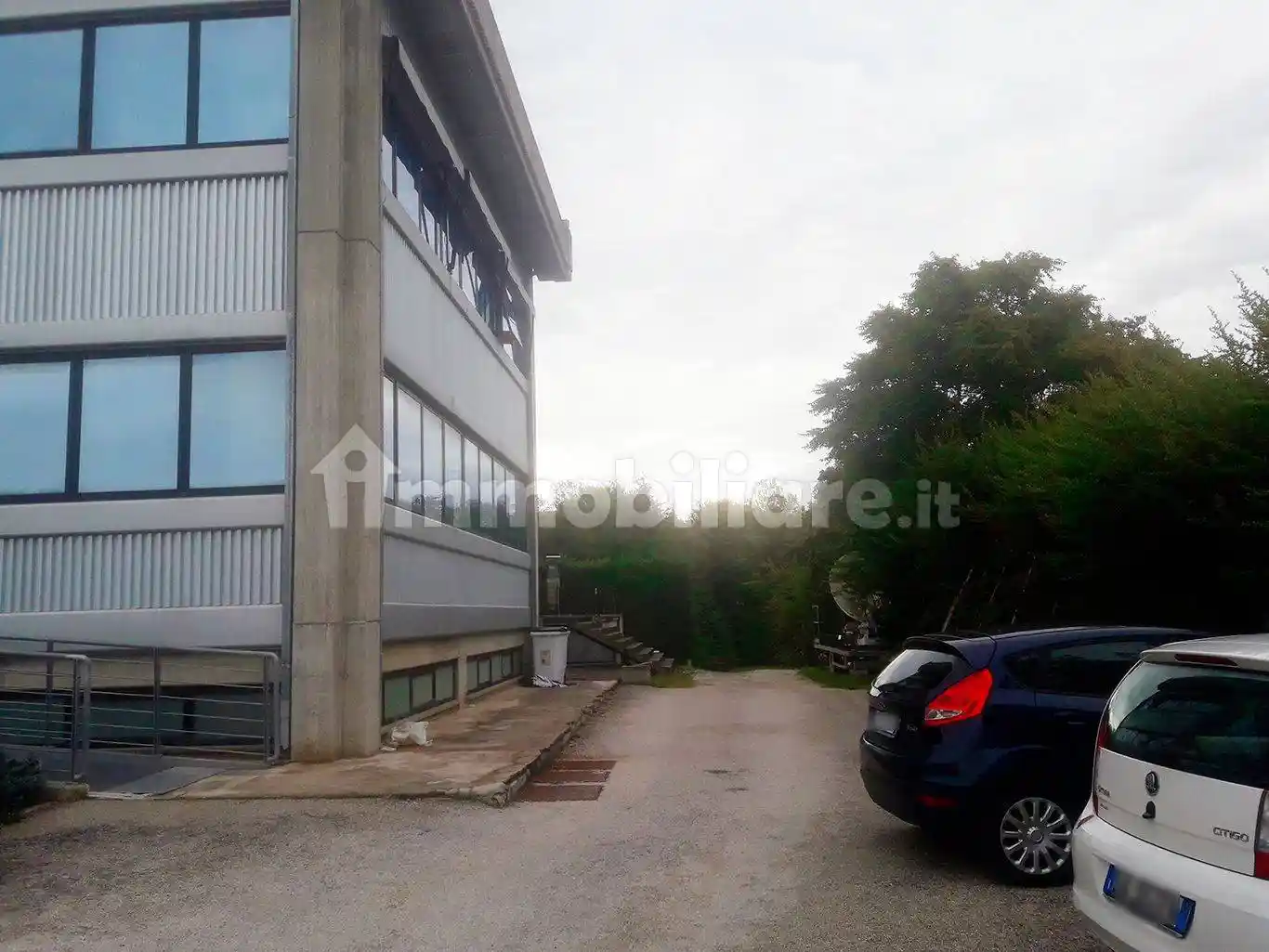 Palazzo - Edificio in Affitto - foto 3