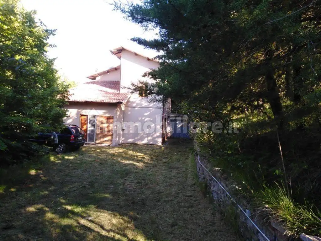 Villa in vendita a Poggio San Vicino