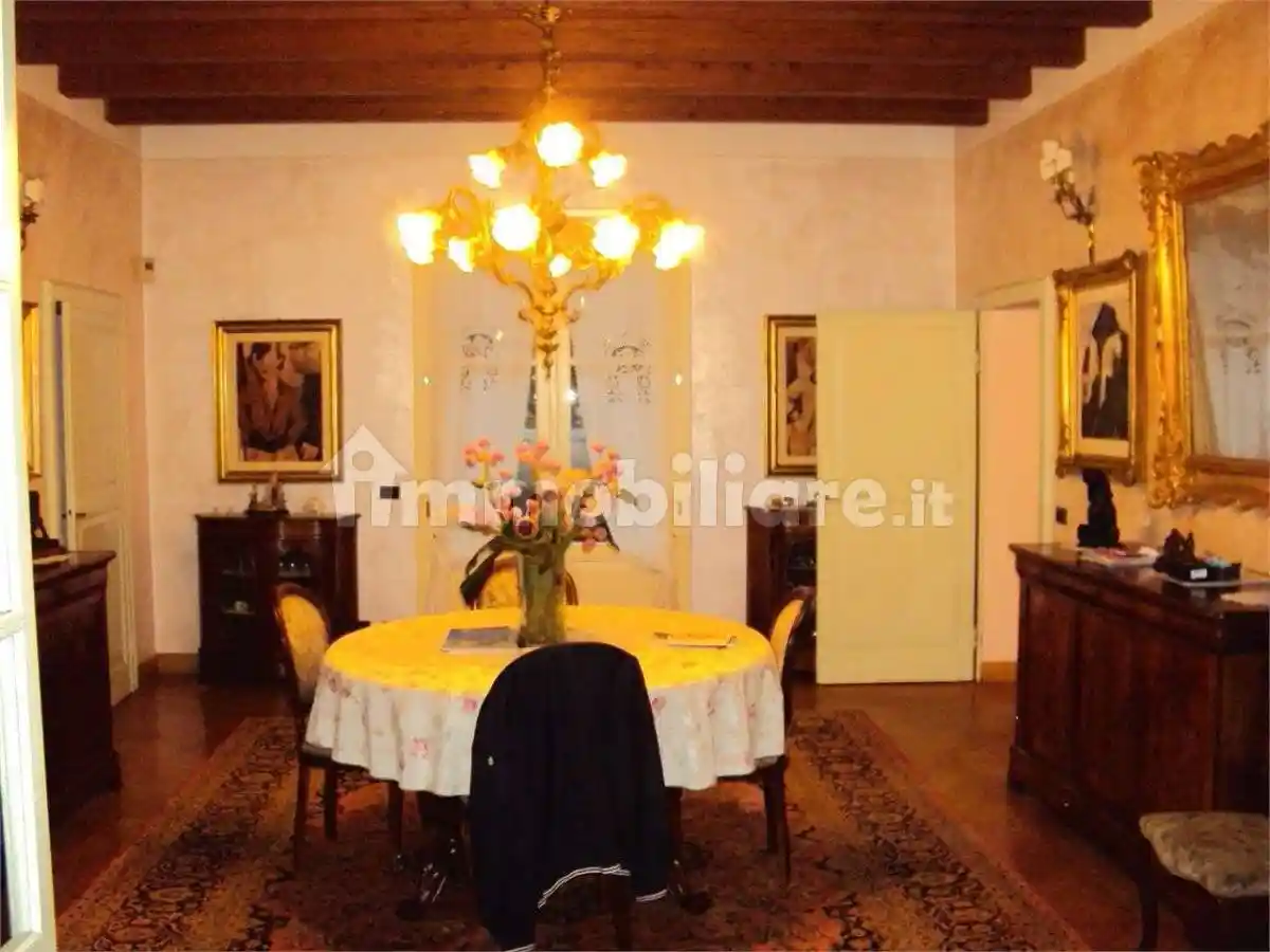 Villa in vendita a Reggio Emilia