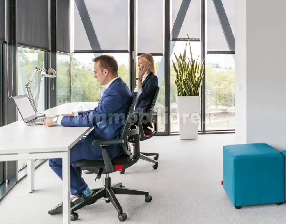 Palazzo - Edificio in affitto a Reggio Emilia