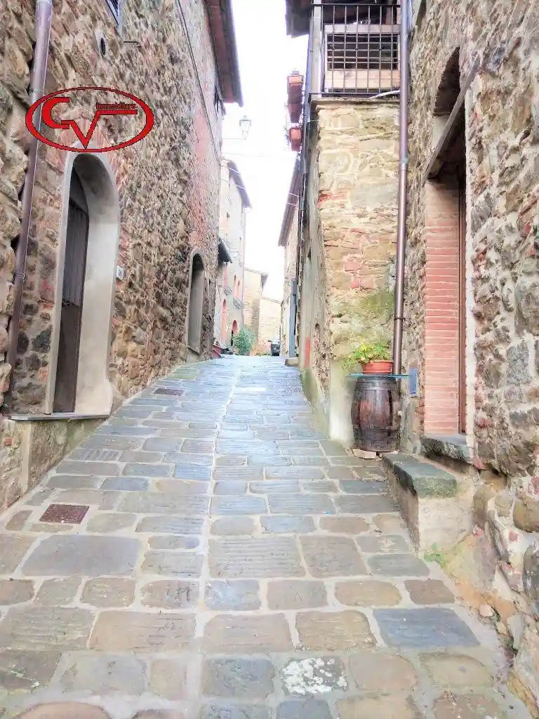 Casa indipendente in vendita a Bucine