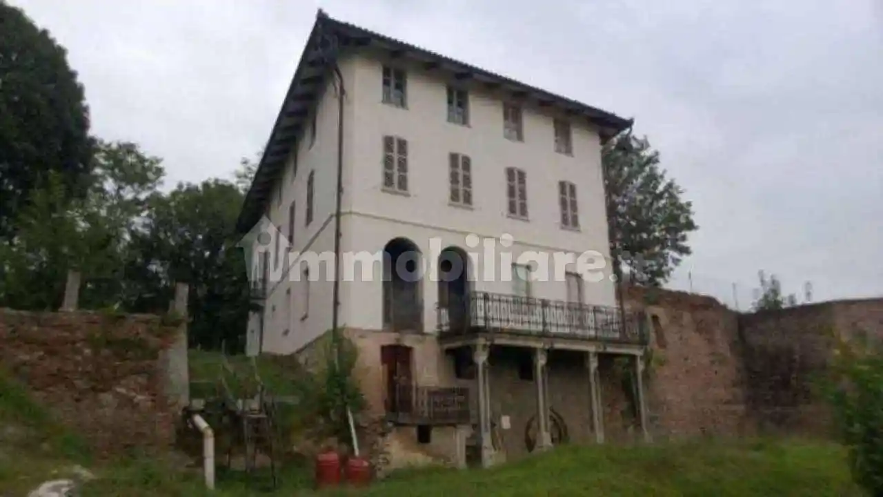 Palazzo - Edificio in vendita a Volpiano