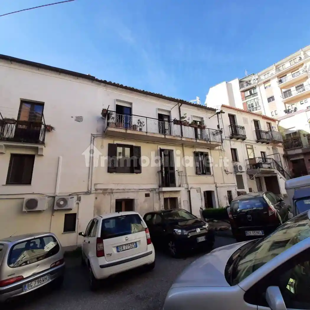 Quadrilocale discesa Pietra Viva, Centro Storico, Catanzaro - foto 4