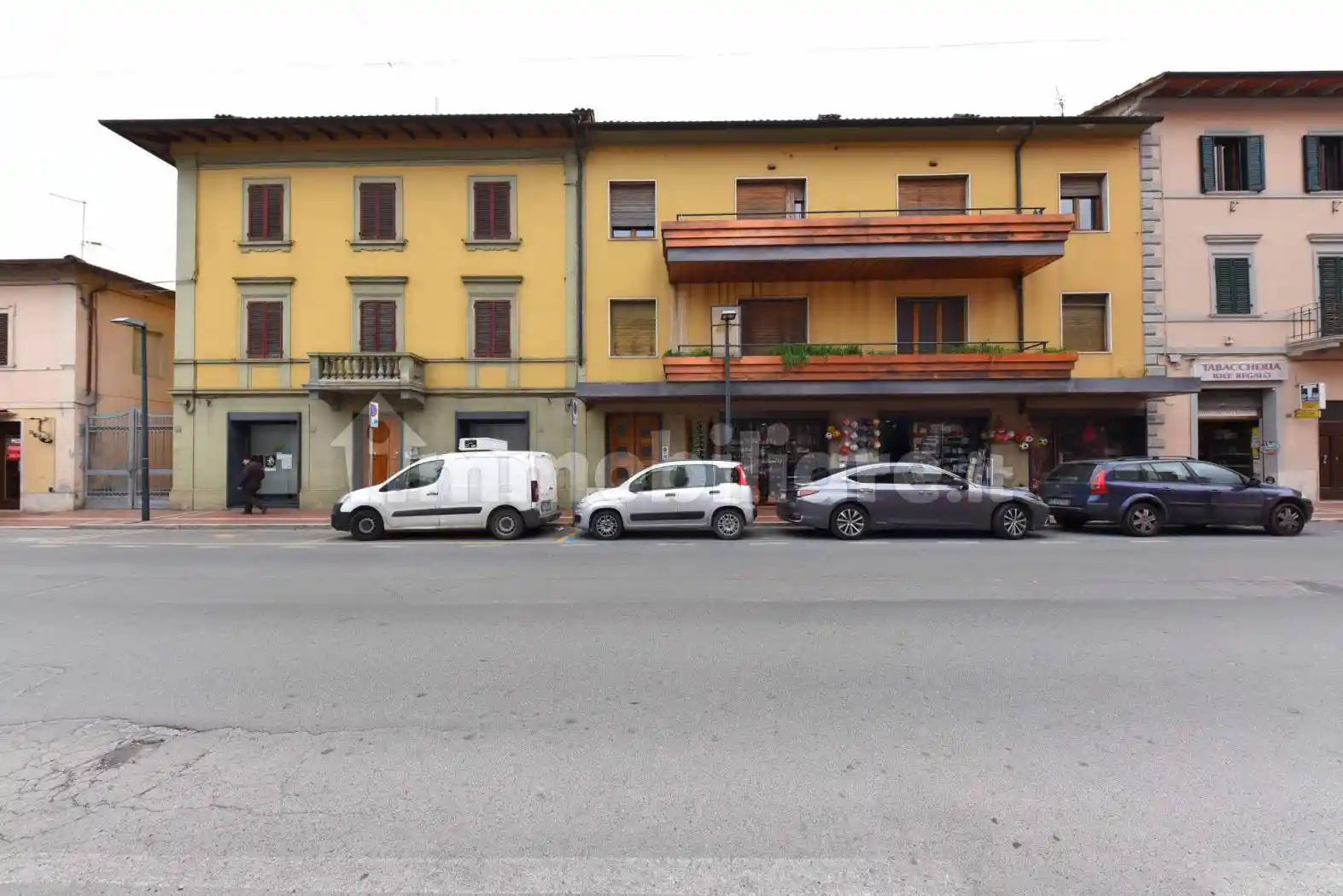 Palazzo - Edificio in vendita a Chiusi