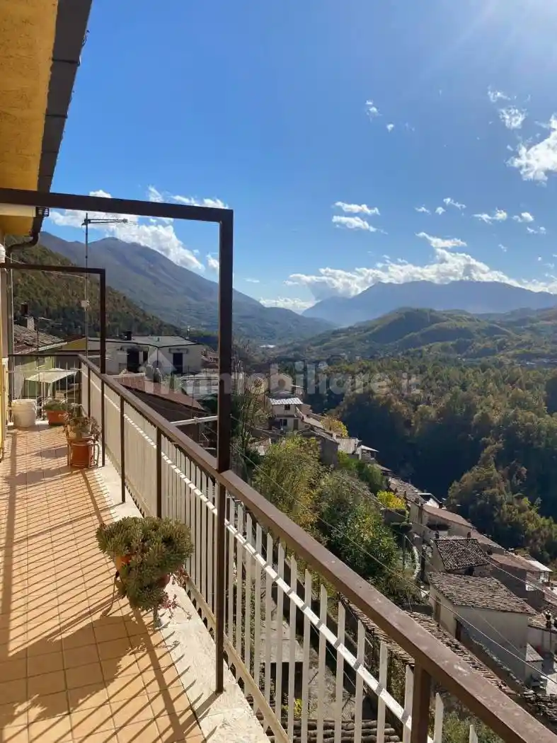 Terratetto unifamiliare piazza Ricetto 8, Centro, Capistrello - foto 2