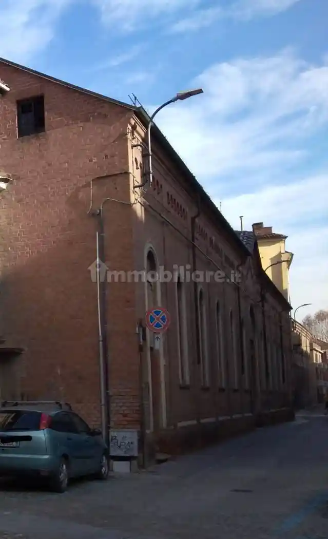 Palazzo - Edificio in vendita a Asti