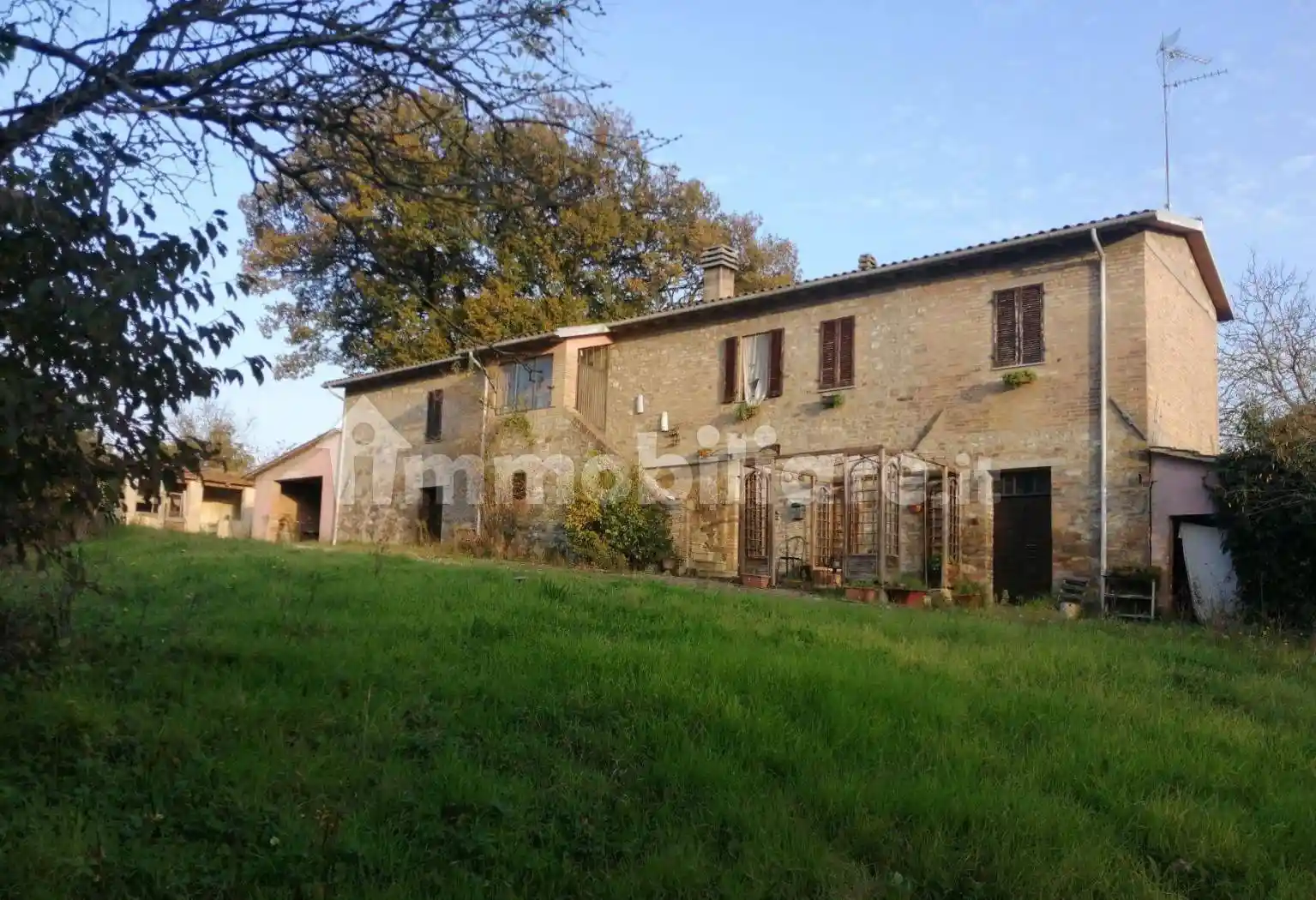 Rustico - Casale in vendita a Perugia