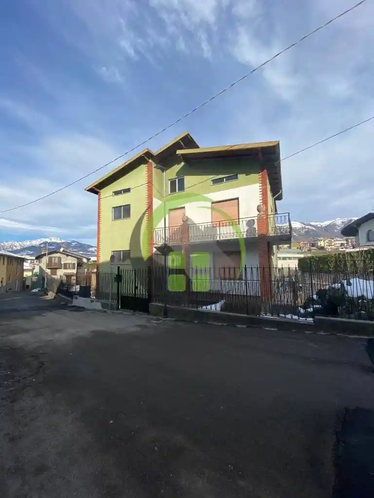 Villa in vendita a Peia