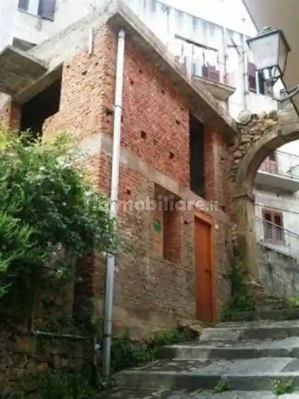 Casa indipendente in vendita a Naso