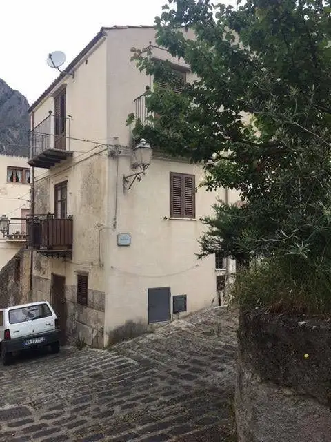 Appartamento in vendita a Isnello