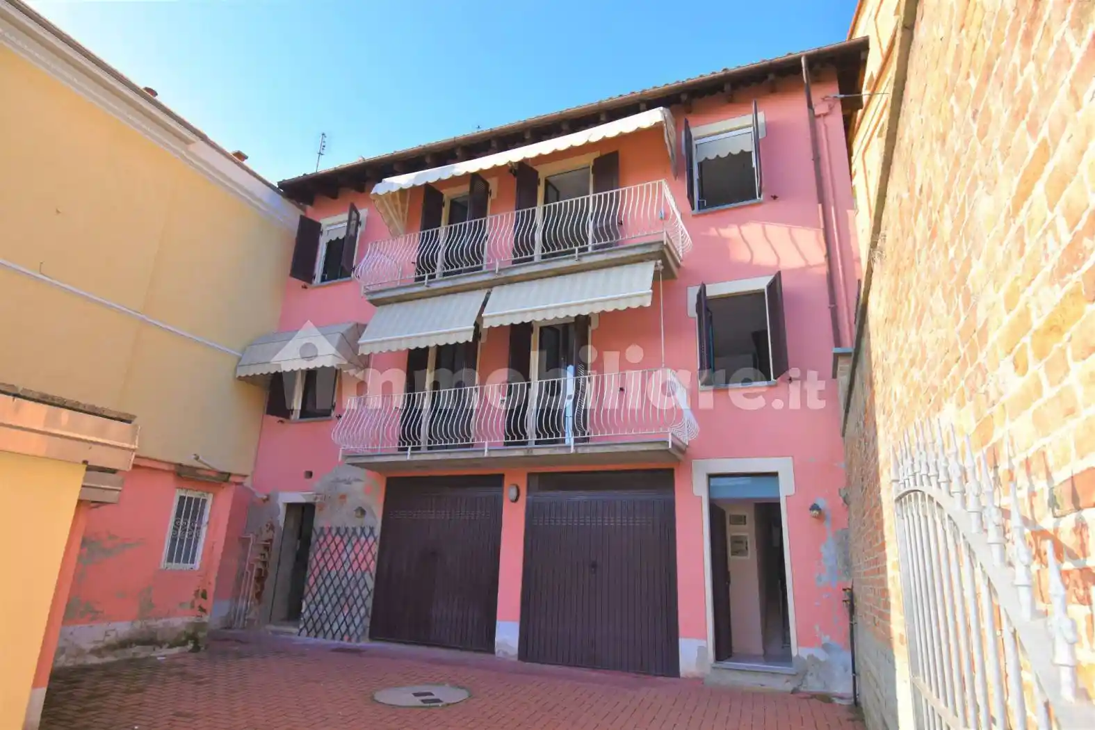 Casa indipendente in vendita a Castelnuovo Calcea