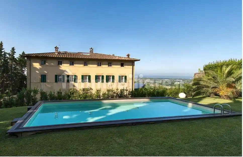 Villa in vendita a Camaiore