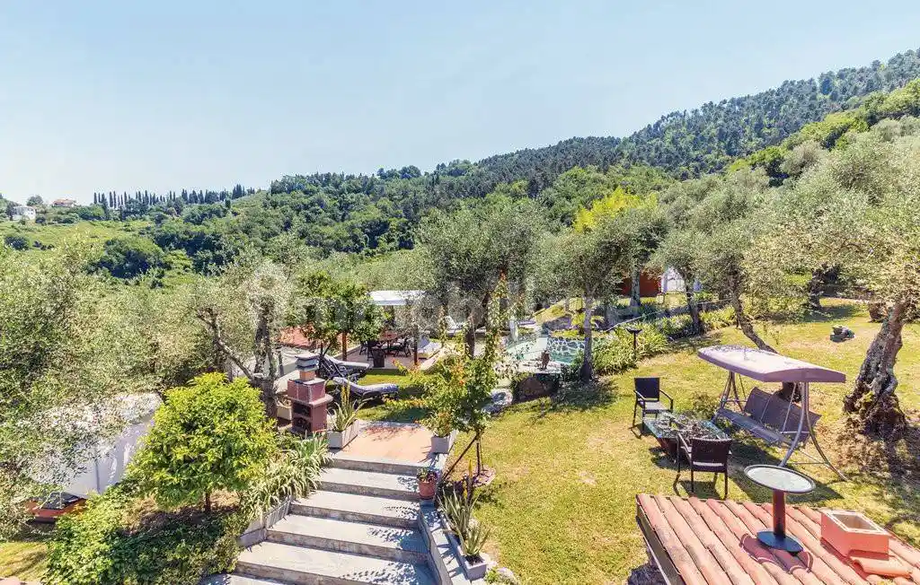 Rustico - Casale in vendita a Camaiore