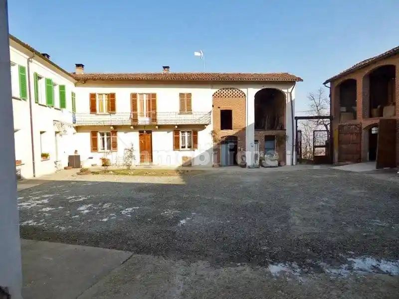 Villa unifamiliare, buono stato, 1690 m², Grana Monferrato - foto 2