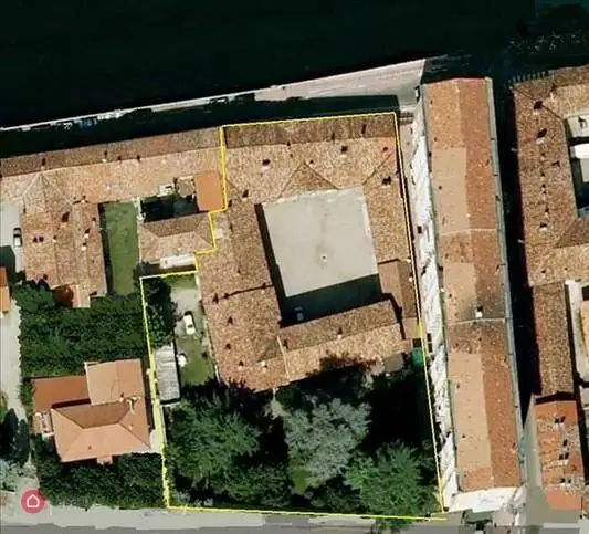 Building in vendita a Milan