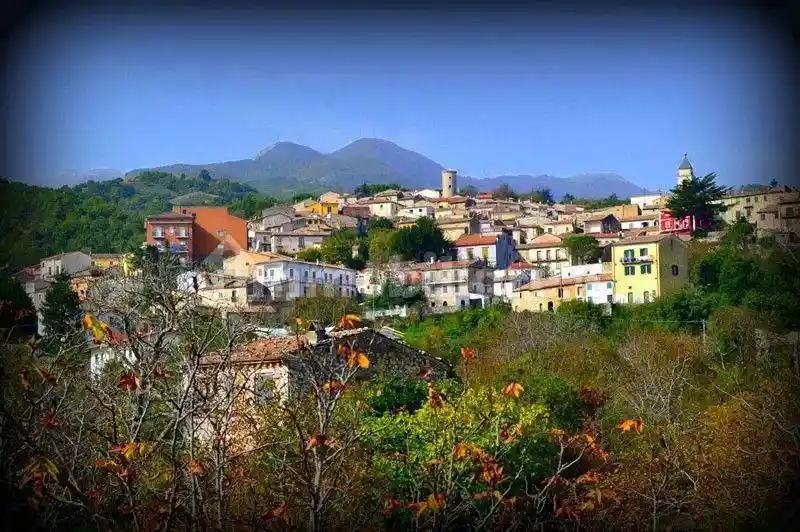 Rustico - Casale in vendita a Campochiaro