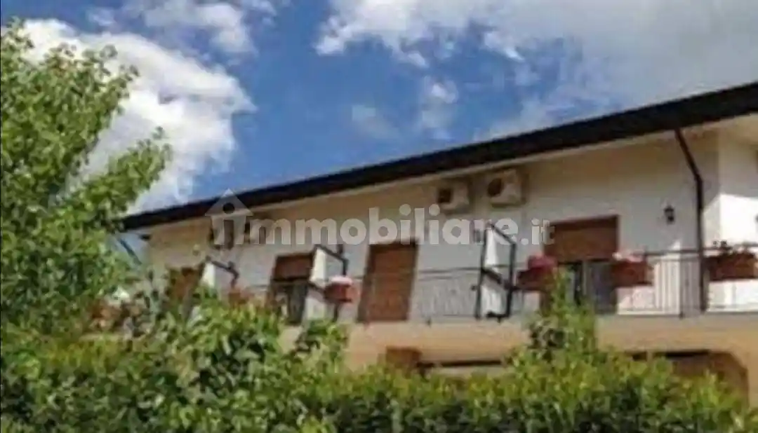 Villa plurifamiliare via San Biagio Grimaldi, Sala, Serino - foto 4