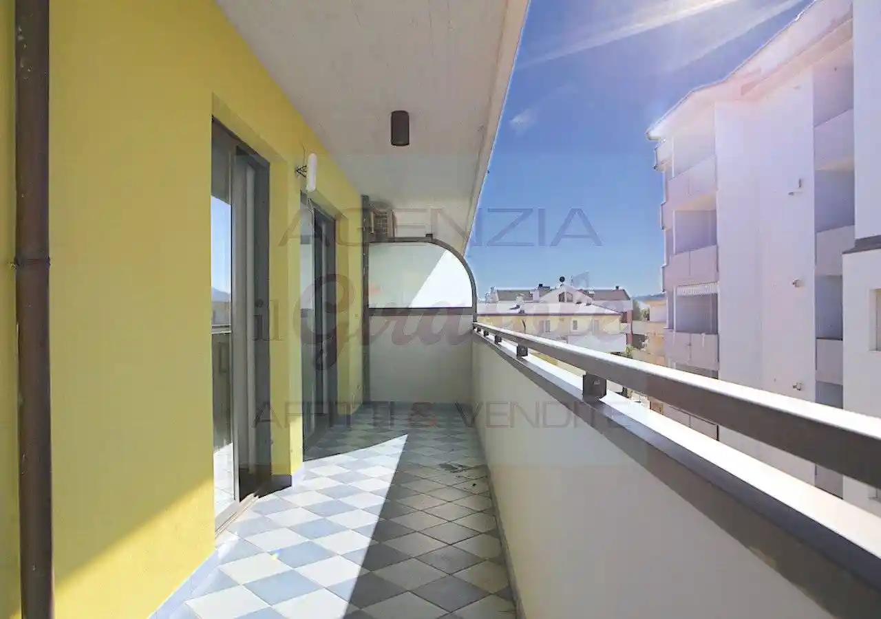 Trilocale ottimo stato, terzo piano, Lungomare Marconi, Alba Adriatica - foto 2