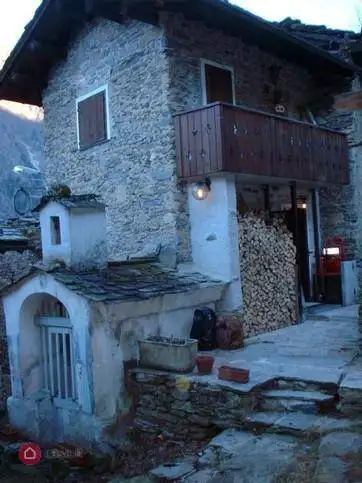 Villa in vendita a Torre di Santa Maria