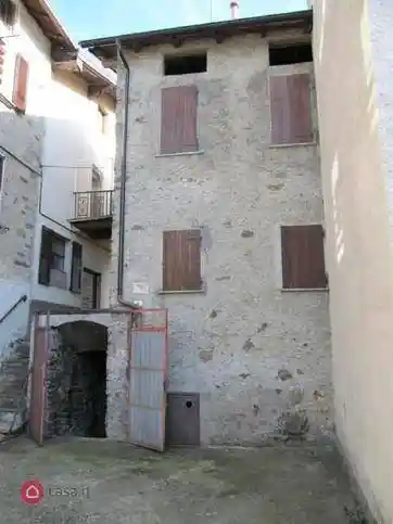 Villa in vendita a Chiuro