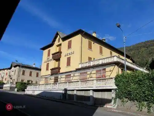 Palazzo - Edificio in vendita a Teglio
