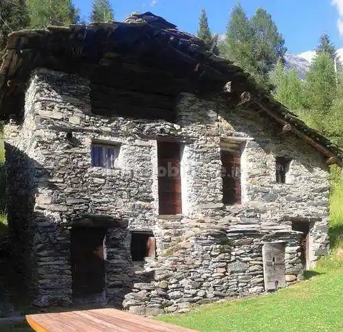 Villa in vendita a Chiesa in Valmalenco