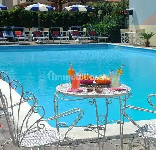 Palazzo - Edificio in vendita a Rimini