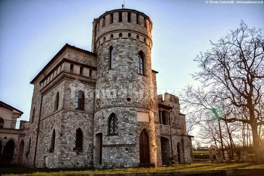 Rustico - Casale in vendita a Traversetolo