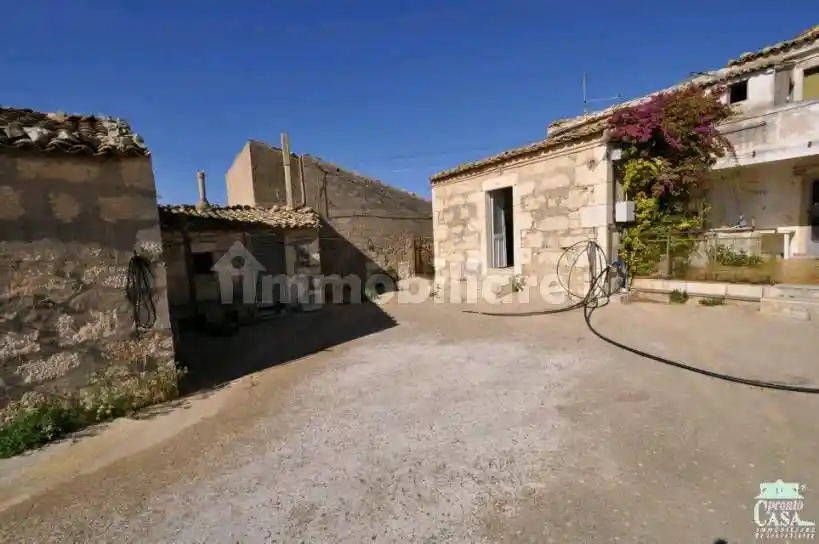 Casa indipendente in vendita a Ragusa