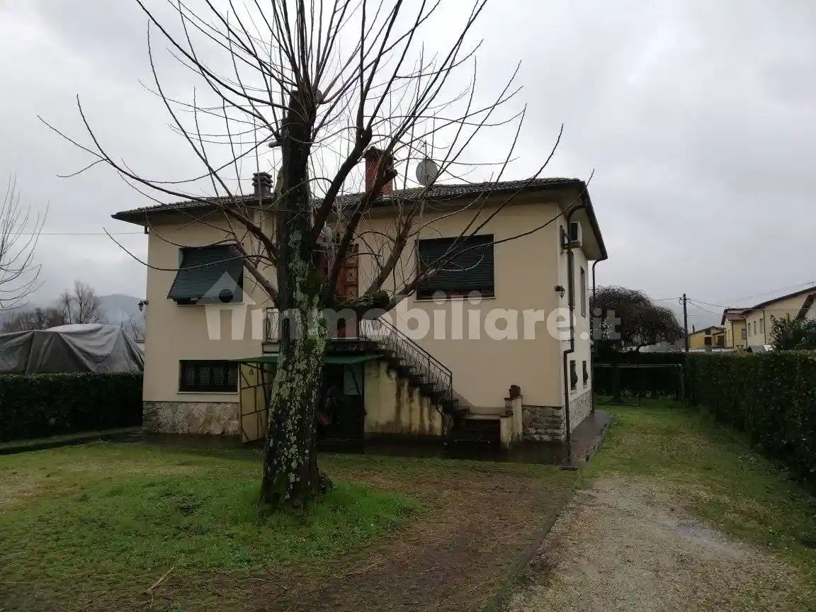 Villa in vendita a Lucca