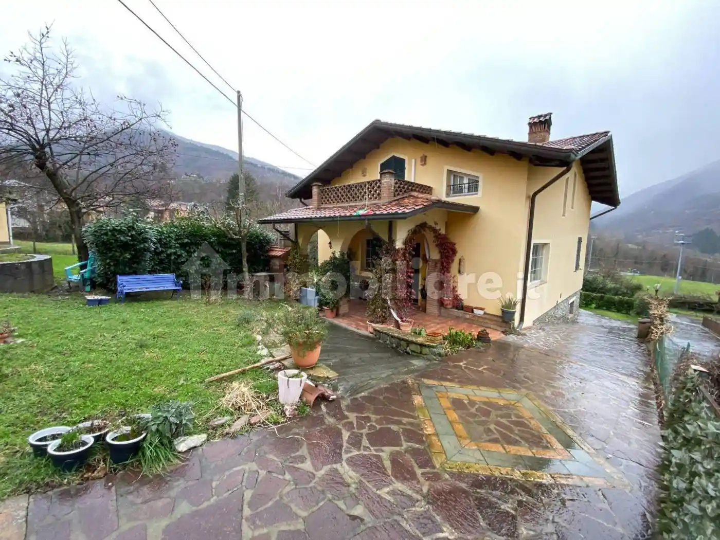 Villa in vendita a Comano