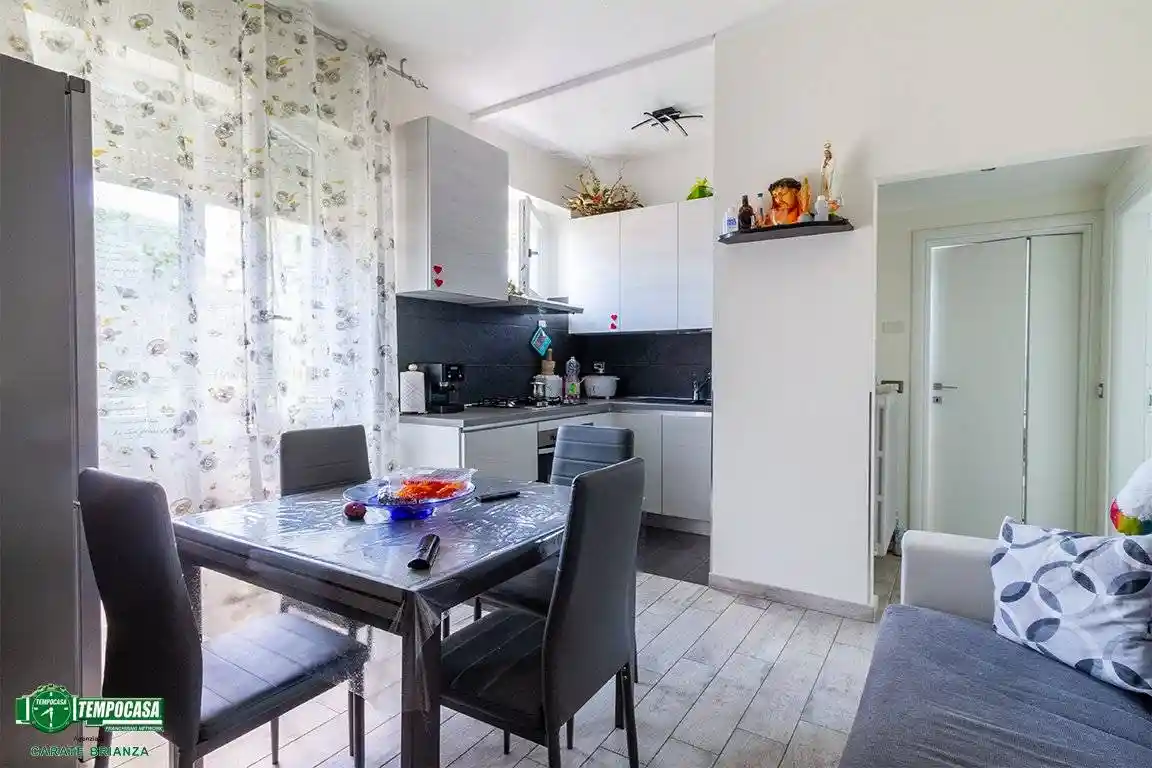 Appartamento in vendita a Carate Brianza