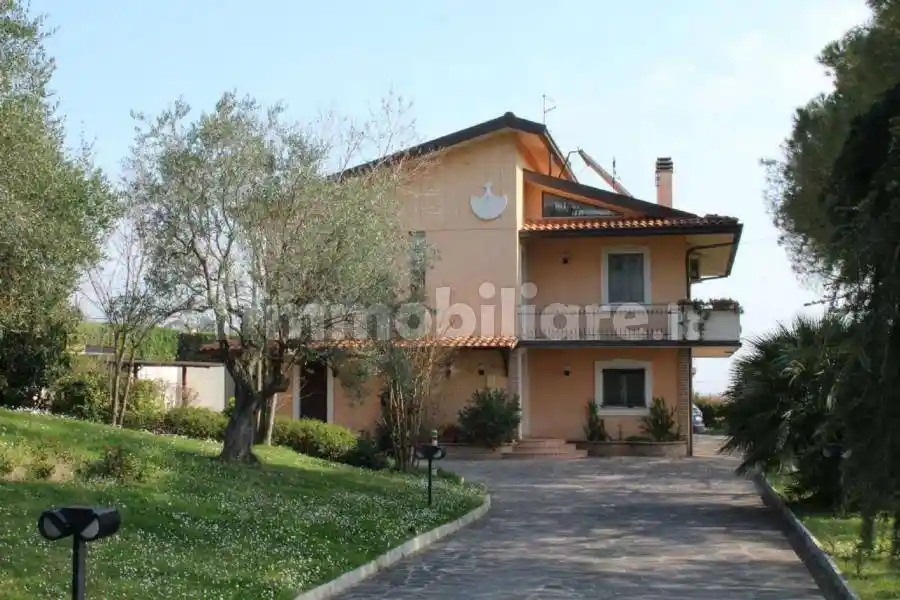 Villa in vendita a Montelabbate