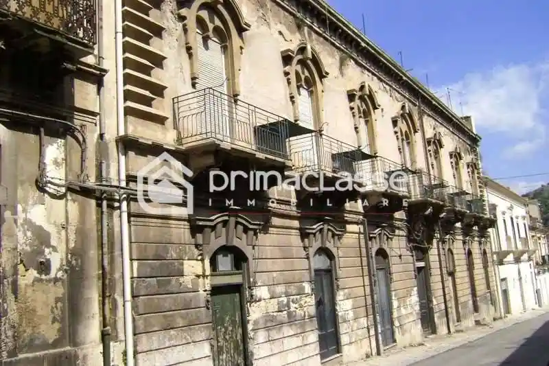 Palazzo - Edificio in vendita a Modica
