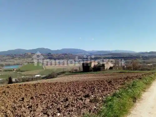 Rustico - Casale in vendita a Orte