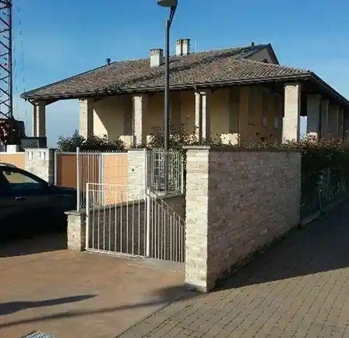 Rustico - Casale in vendita a Parma