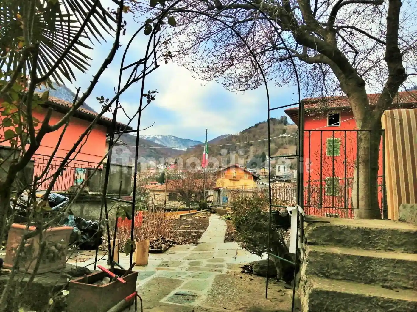 Casa indipendente in affitto a Cerano d'Intelvi