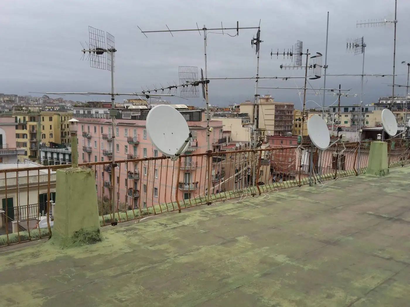 Palazzo - Edificio in vendita a Napoli
