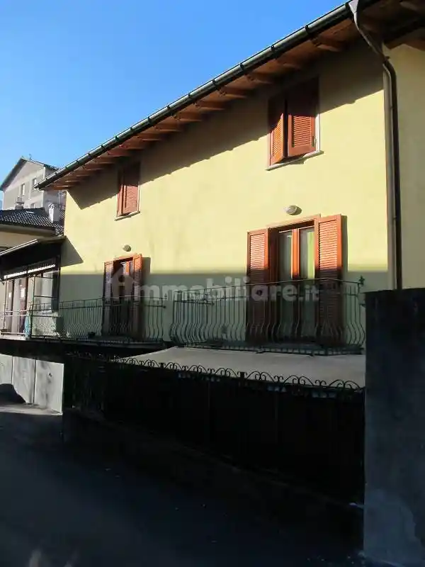 Villa in vendita a Sondrio