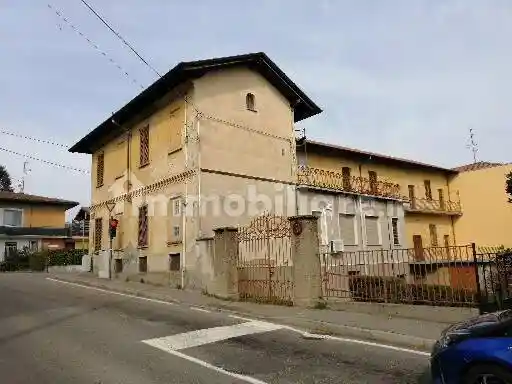 Palazzo - Edificio in vendita a Cardano al Campo