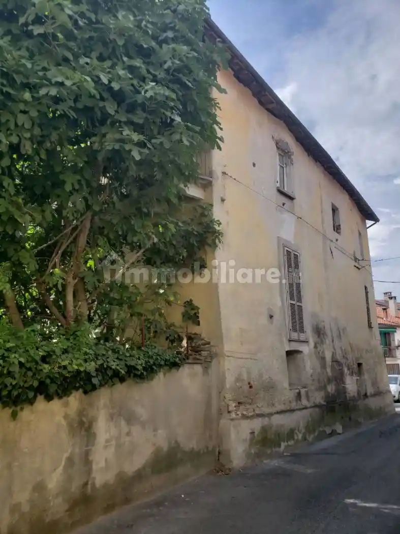 Palazzo - Edificio in vendita a Chiusa di Pesio