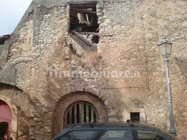 Casa indipendente in vendita a Massa d'Albe
