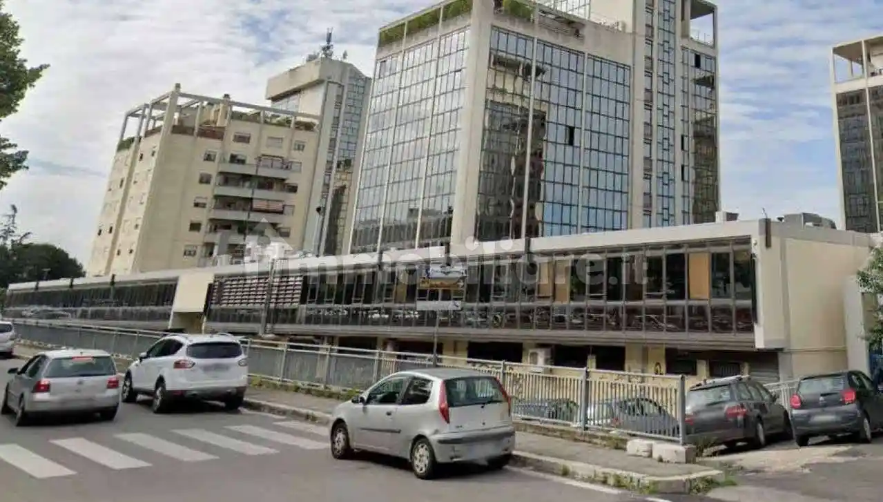 Palazzo - Edificio in vendita a Roma