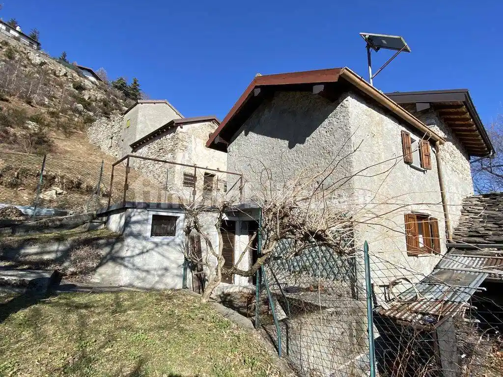 Rustico - Casale in vendita a Gera Lario